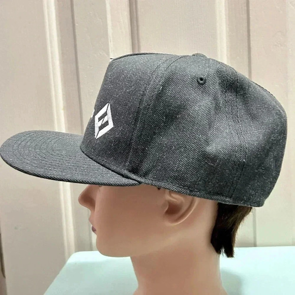 Foo Fighters Concrete and Gold Embroidered Snapback Hat - Picture 3 of 8